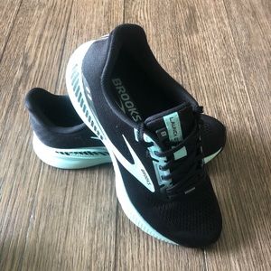 Women’s Brooks Launch GTS size 7.5 running shoe